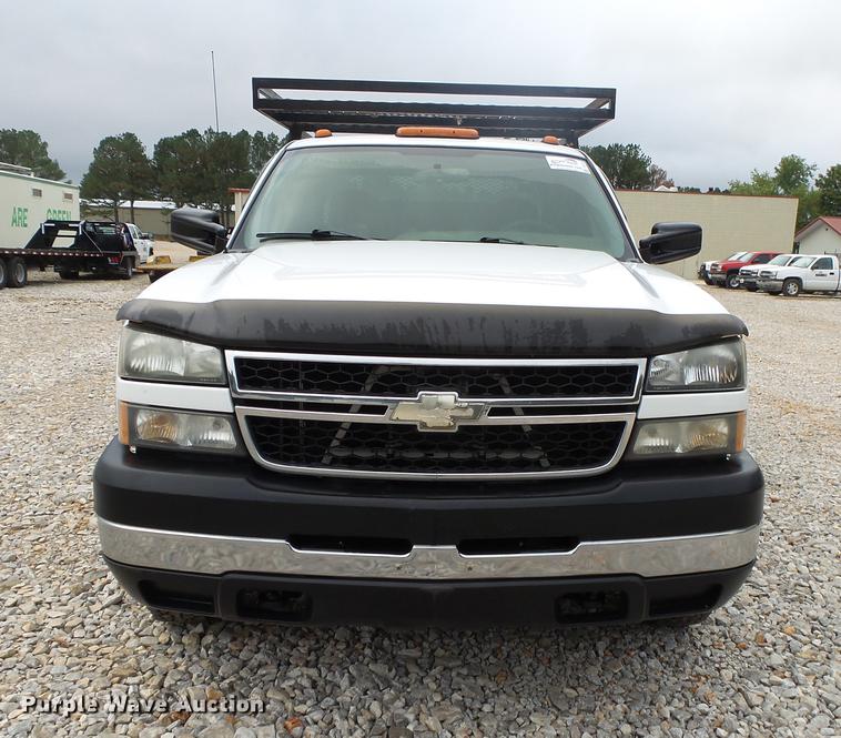 image for item DB7381 2006 Chevrolet Silverado 3500 Ext. Cab flatbed pickup truck