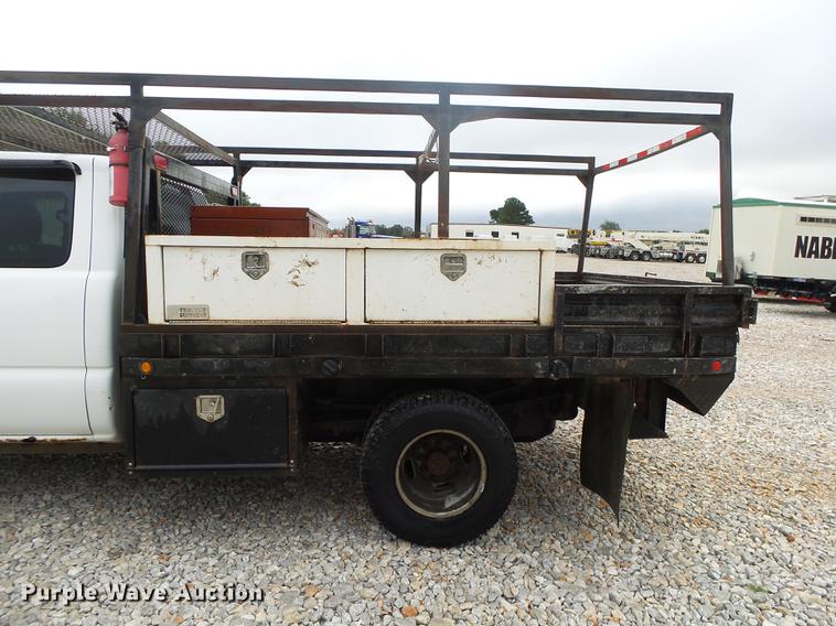 image for item DB7381 2006 Chevrolet Silverado 3500 Ext. Cab flatbed pickup truck