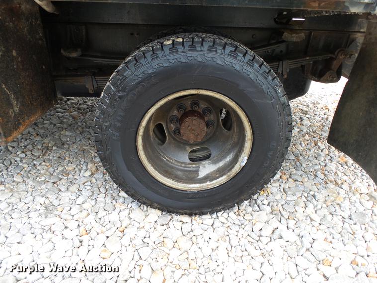 image for item DB7381 2006 Chevrolet Silverado 3500 Ext. Cab flatbed pickup truck