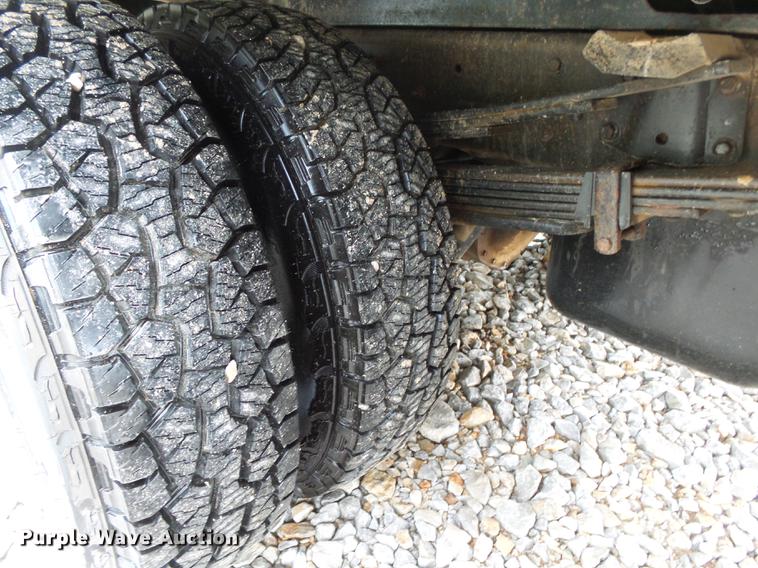 image for item DB7381 2006 Chevrolet Silverado 3500 Ext. Cab flatbed pickup truck