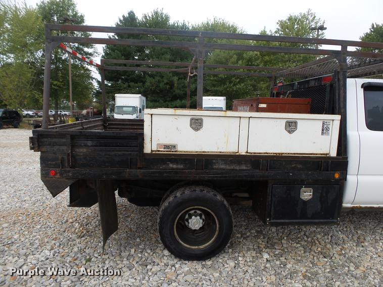 image for item DB7381 2006 Chevrolet Silverado 3500 Ext. Cab flatbed pickup truck