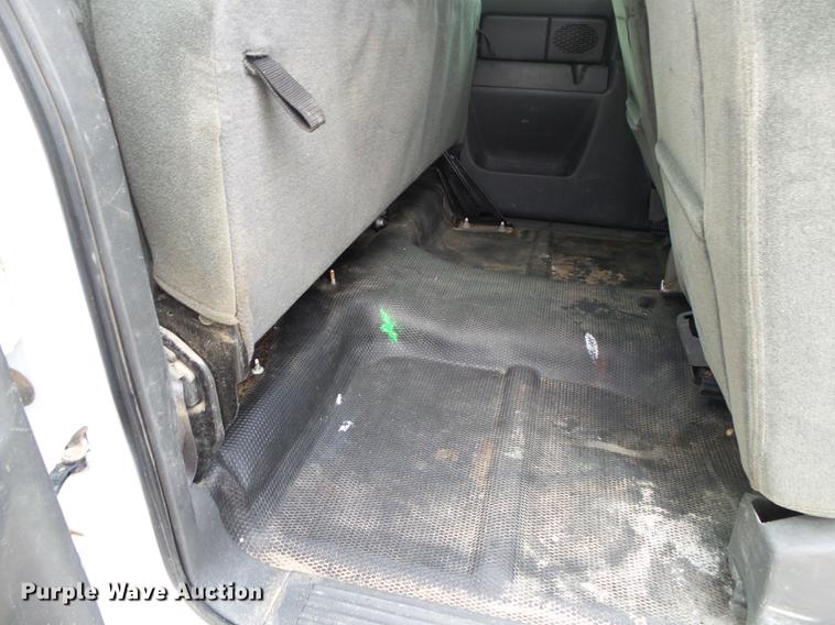 image for item DB7381 2006 Chevrolet Silverado 3500 Ext. Cab flatbed pickup truck