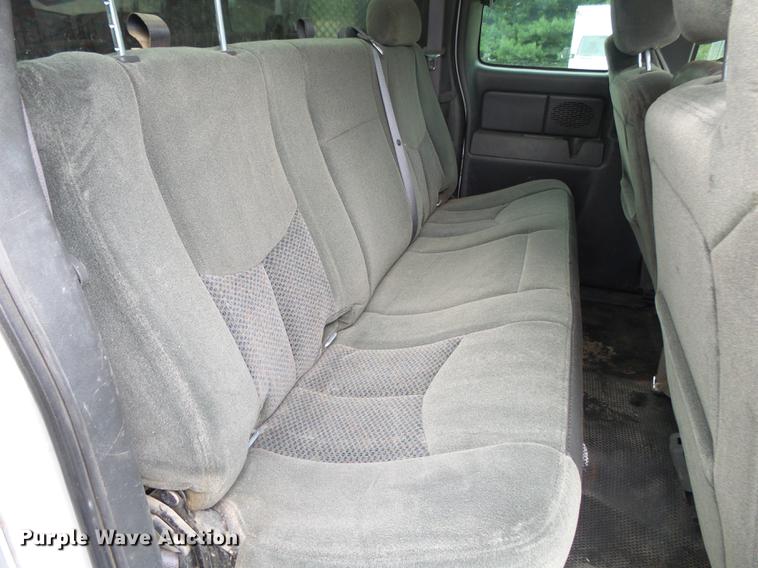 image for item DB7381 2006 Chevrolet Silverado 3500 Ext. Cab flatbed pickup truck