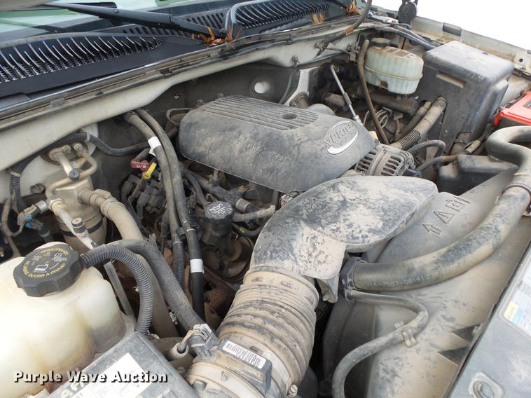 image for item DB7381 2006 Chevrolet Silverado 3500 Ext. Cab flatbed pickup truck