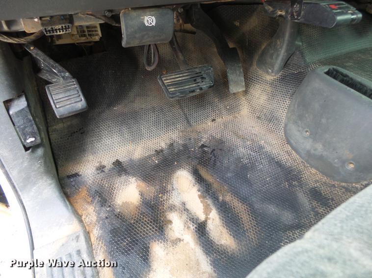 image for item DB7381 2006 Chevrolet Silverado 3500 Ext. Cab flatbed pickup truck