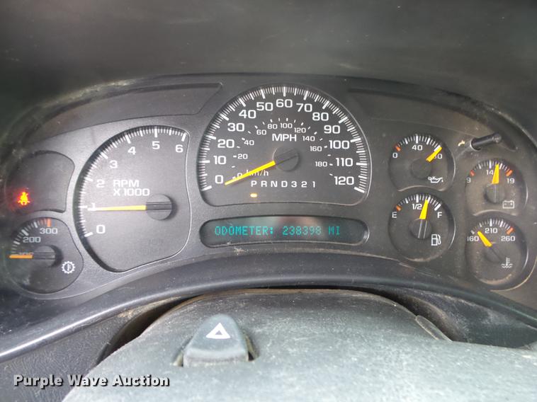 image for item DB7381 2006 Chevrolet Silverado 3500 Ext. Cab flatbed pickup truck