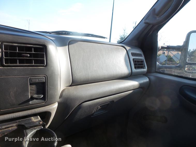 image for item DB8099 2000 Ford F550 Super Duty dump truck