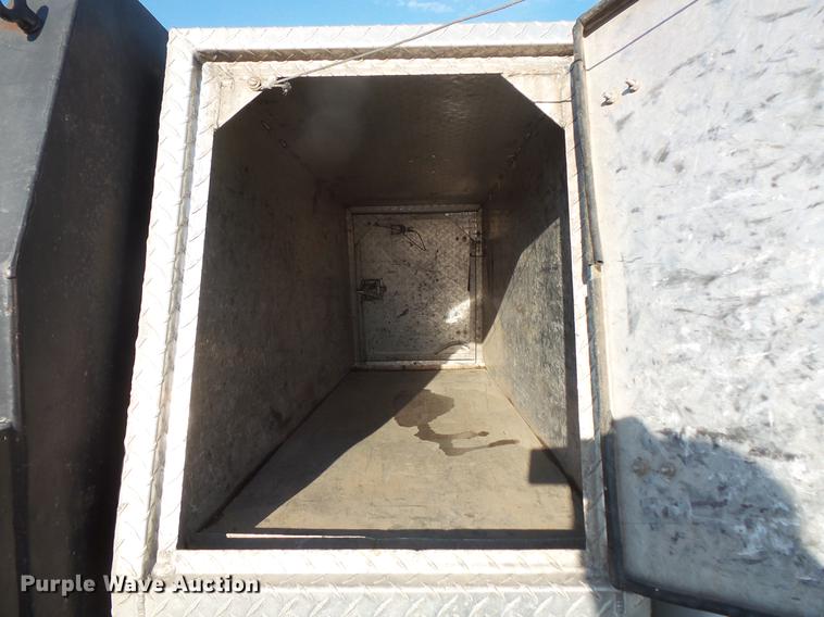 image for item DB8099 2000 Ford F550 Super Duty dump truck