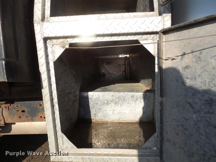 image for item DB8099 2000 Ford F550 Super Duty dump truck