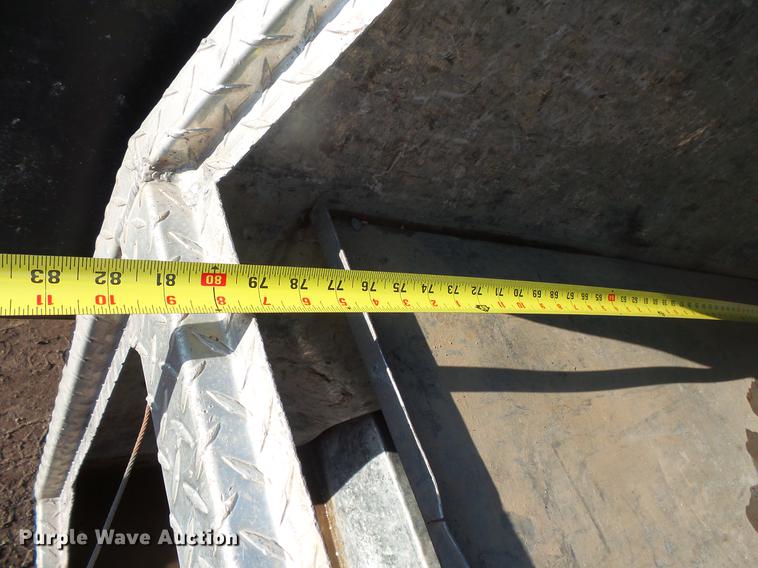 image for item DB8099 2000 Ford F550 Super Duty dump truck