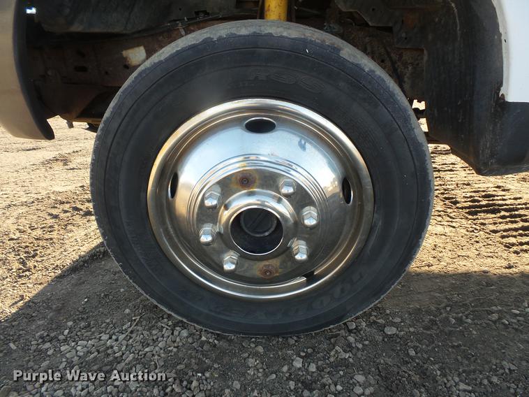 image for item DB8099 2000 Ford F550 Super Duty dump truck