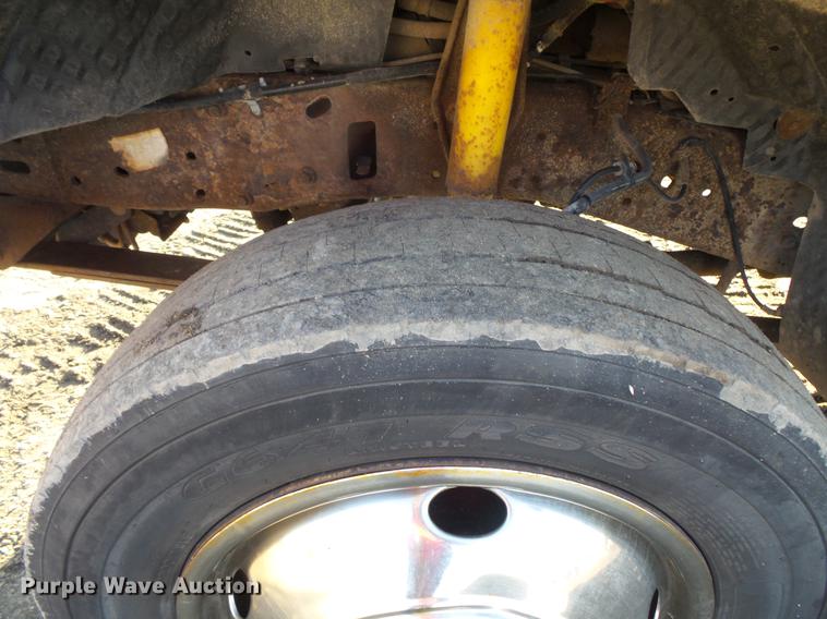 image for item DB8099 2000 Ford F550 Super Duty dump truck