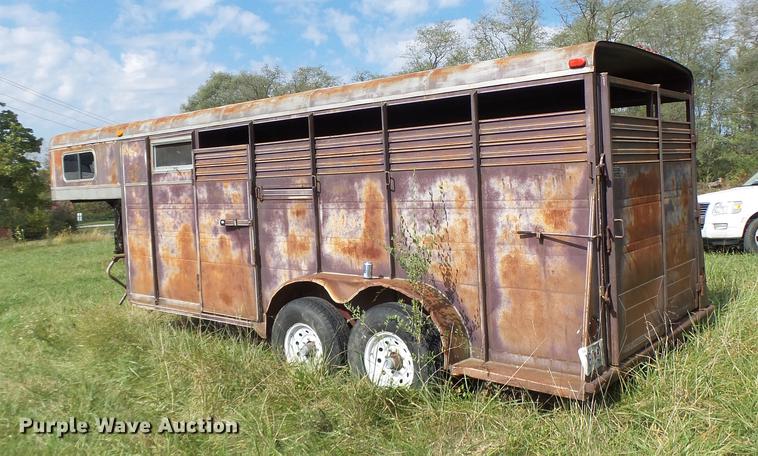 image for item DB9975 1995 Big Valley livestock trailer