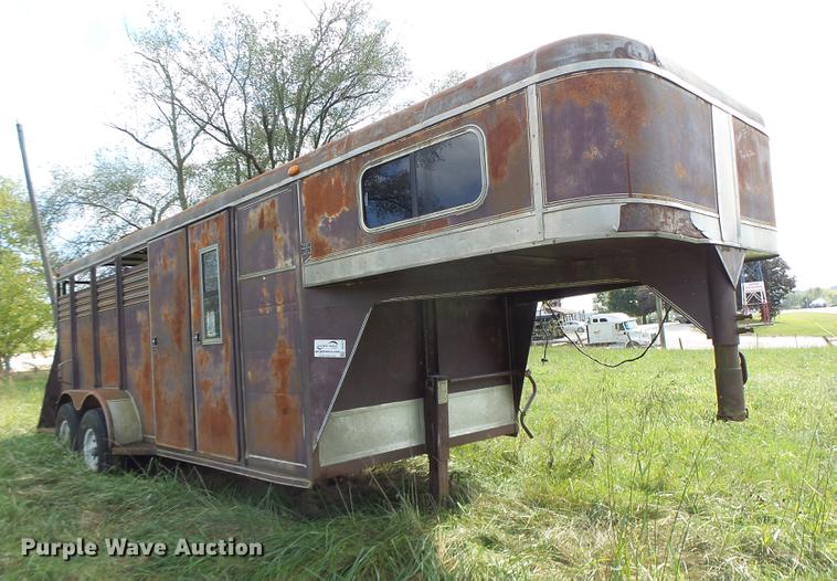 image for item DB9975 1995 Big Valley livestock trailer