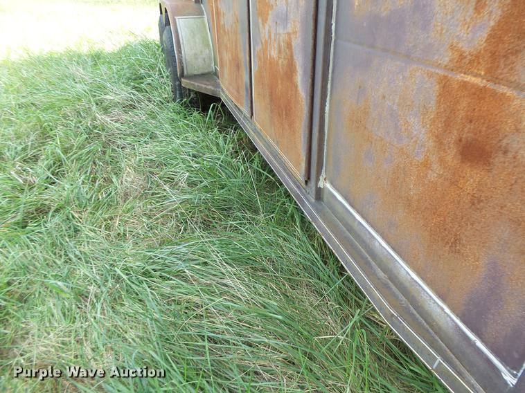 image for item DB9975 1995 Big Valley livestock trailer