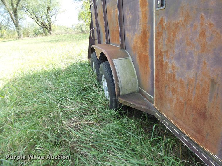 image for item DB9975 1995 Big Valley livestock trailer