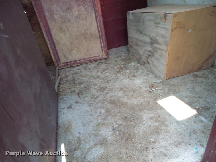 image for item DB9975 1995 Big Valley livestock trailer