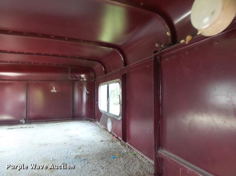 image for item DB9975 1995 Big Valley livestock trailer