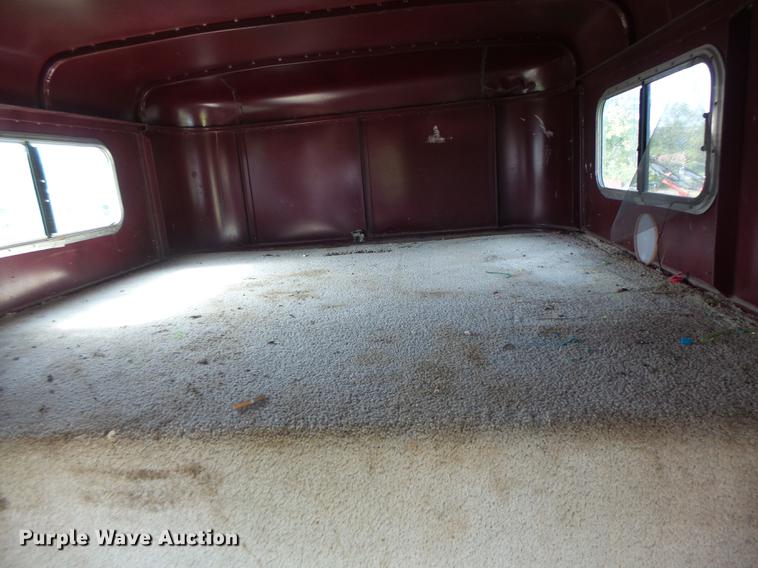 image for item DB9975 1995 Big Valley livestock trailer