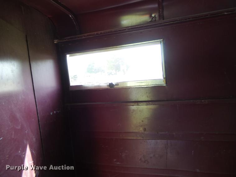 image for item DB9975 1995 Big Valley livestock trailer