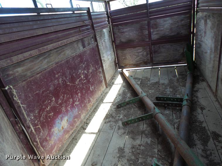 image for item DB9975 1995 Big Valley livestock trailer