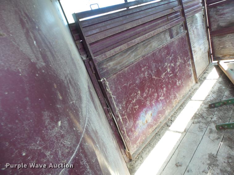 image for item DB9975 1995 Big Valley livestock trailer