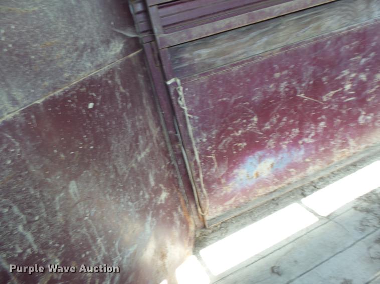 image for item DB9975 1995 Big Valley livestock trailer