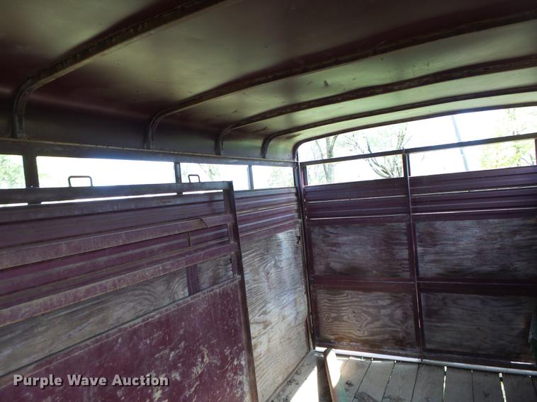 image for item DB9975 1995 Big Valley livestock trailer