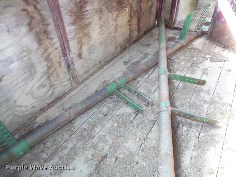 image for item DB9975 1995 Big Valley livestock trailer