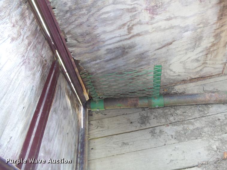 image for item DB9975 1995 Big Valley livestock trailer