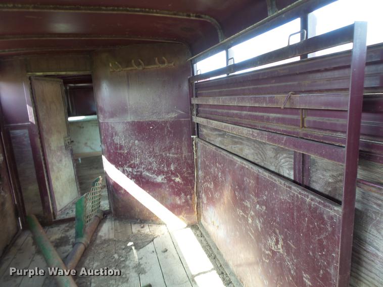 image for item DB9975 1995 Big Valley livestock trailer