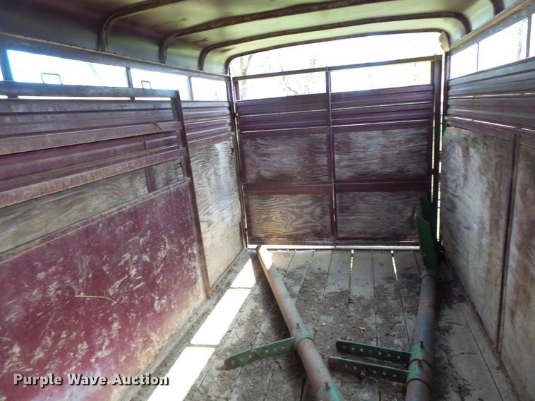 image for item DB9975 1995 Big Valley livestock trailer