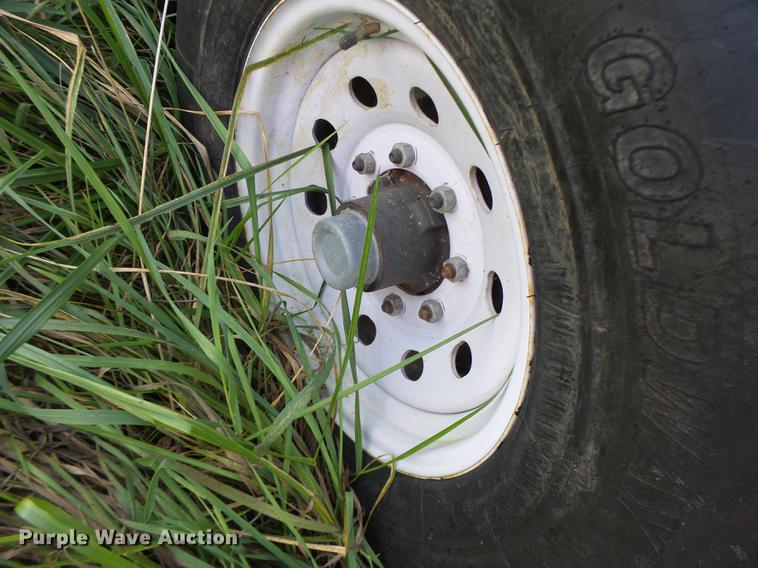 image for item DB9975 1995 Big Valley livestock trailer