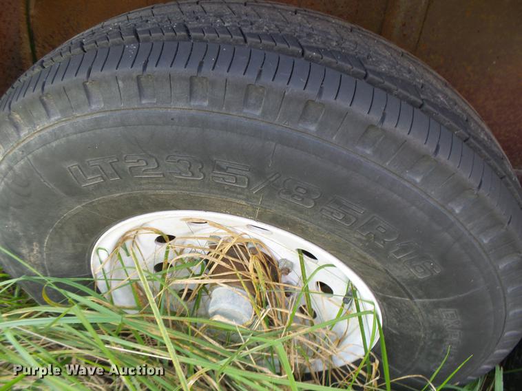 image for item DB9975 1995 Big Valley livestock trailer