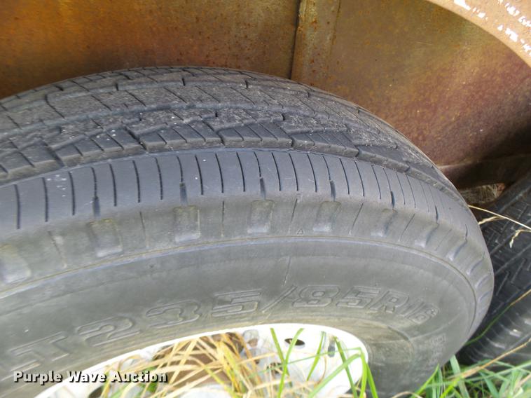 image for item DB9975 1995 Big Valley livestock trailer