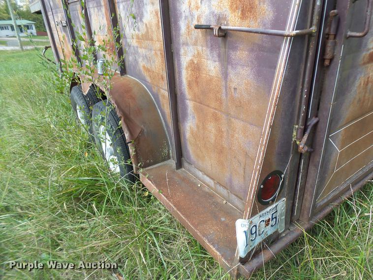 image for item DB9975 1995 Big Valley livestock trailer
