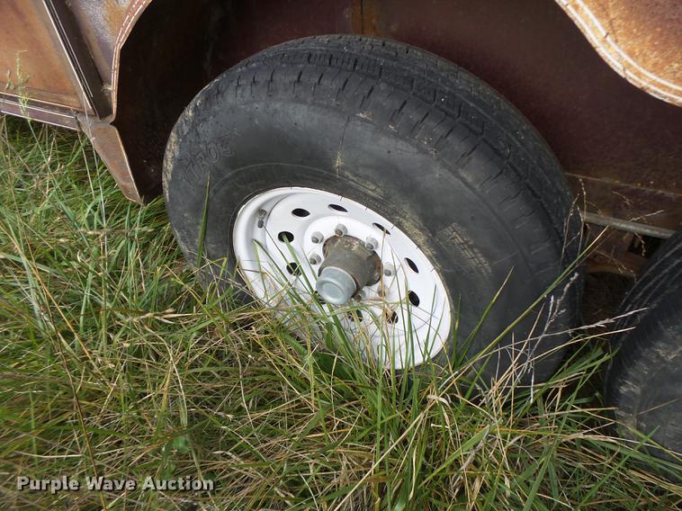 image for item DB9975 1995 Big Valley livestock trailer