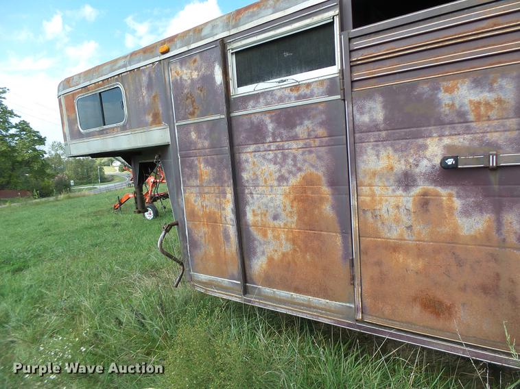 image for item DB9975 1995 Big Valley livestock trailer