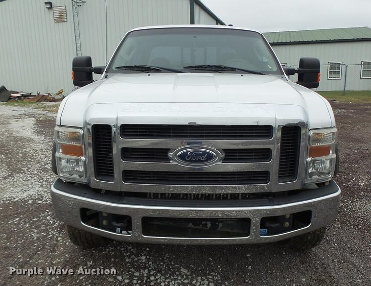 image for item DB9993 2008 Ford F350 Super Duty Crew Cab pickup truck