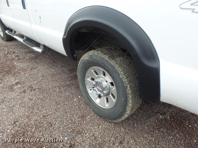 image for item DB9993 2008 Ford F350 Super Duty Crew Cab pickup truck