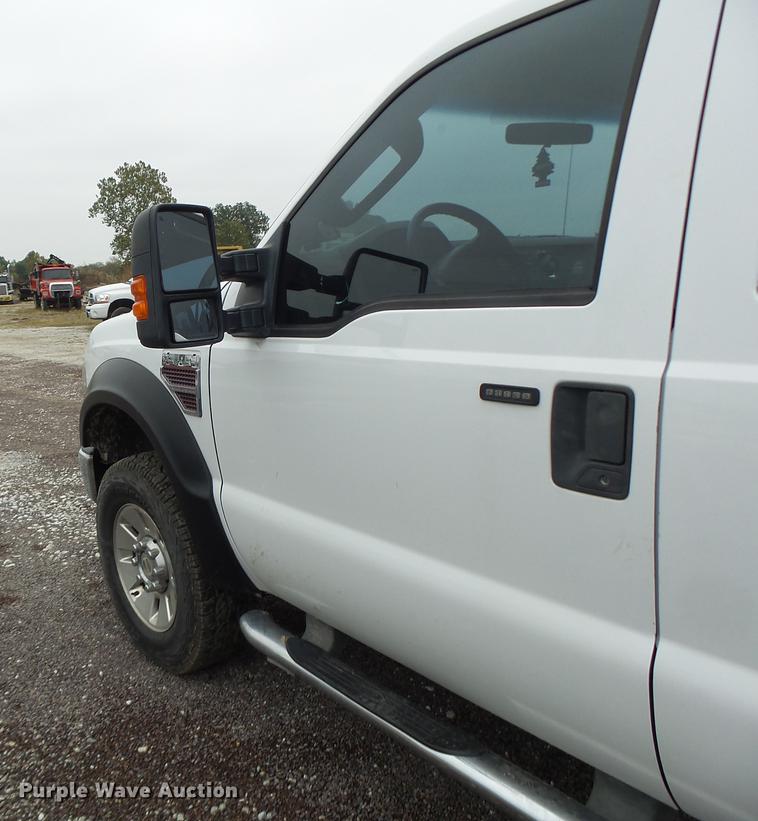 image for item DB9993 2008 Ford F350 Super Duty Crew Cab pickup truck