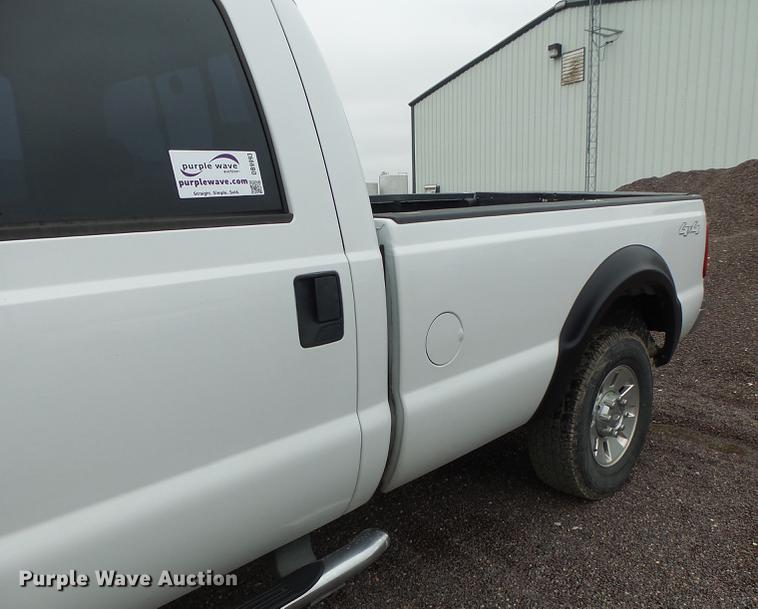 image for item DB9993 2008 Ford F350 Super Duty Crew Cab pickup truck