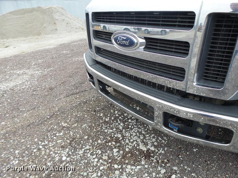 image for item DB9993 2008 Ford F350 Super Duty Crew Cab pickup truck