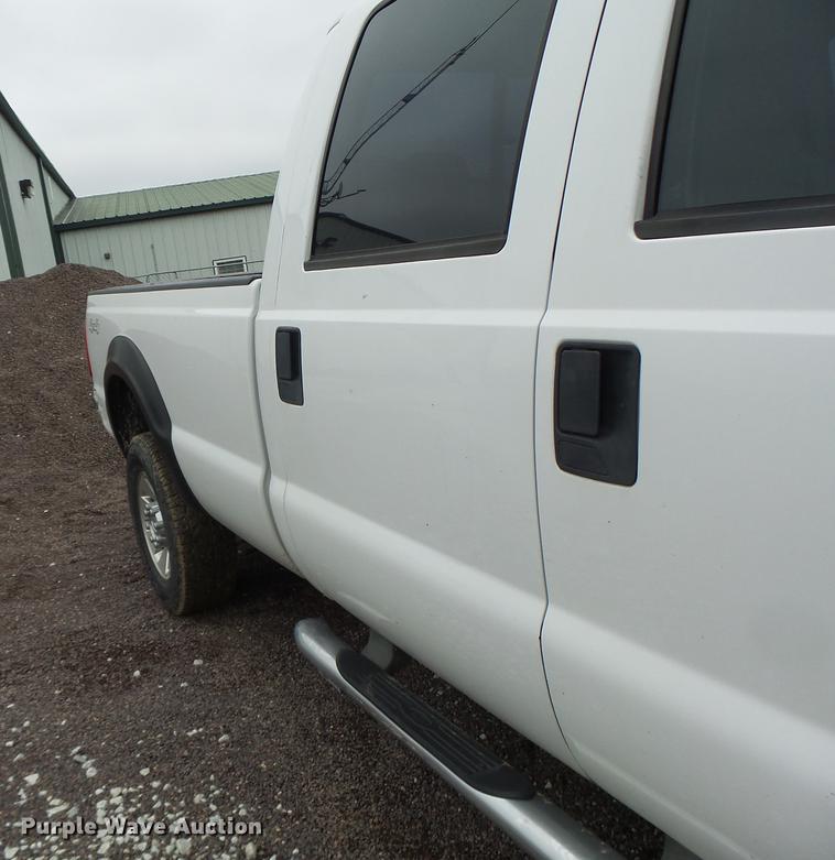 image for item DB9993 2008 Ford F350 Super Duty Crew Cab pickup truck