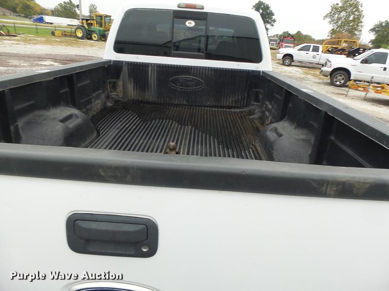 image for item DB9993 2008 Ford F350 Super Duty Crew Cab pickup truck