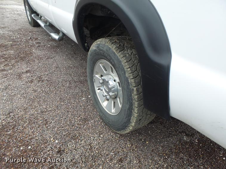 image for item DB9993 2008 Ford F350 Super Duty Crew Cab pickup truck