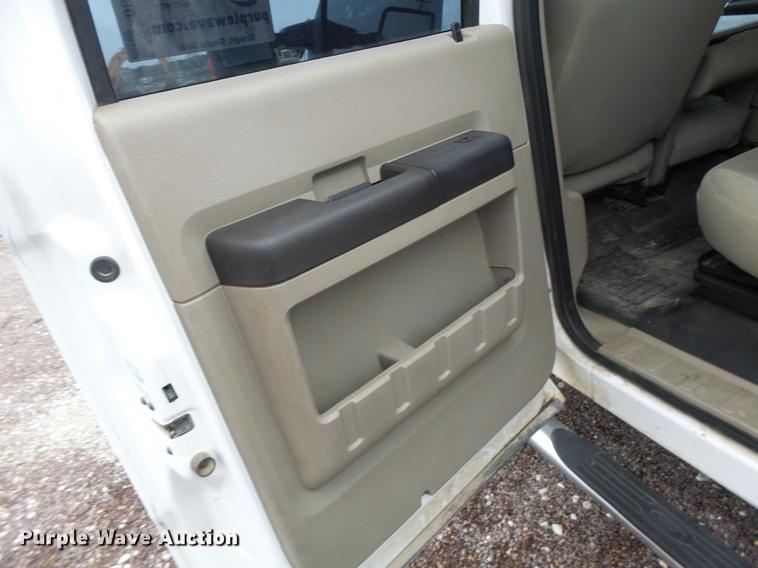 image for item DB9993 2008 Ford F350 Super Duty Crew Cab pickup truck