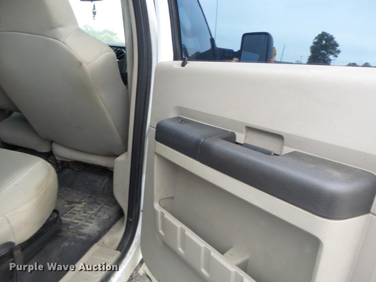 image for item DB9993 2008 Ford F350 Super Duty Crew Cab pickup truck