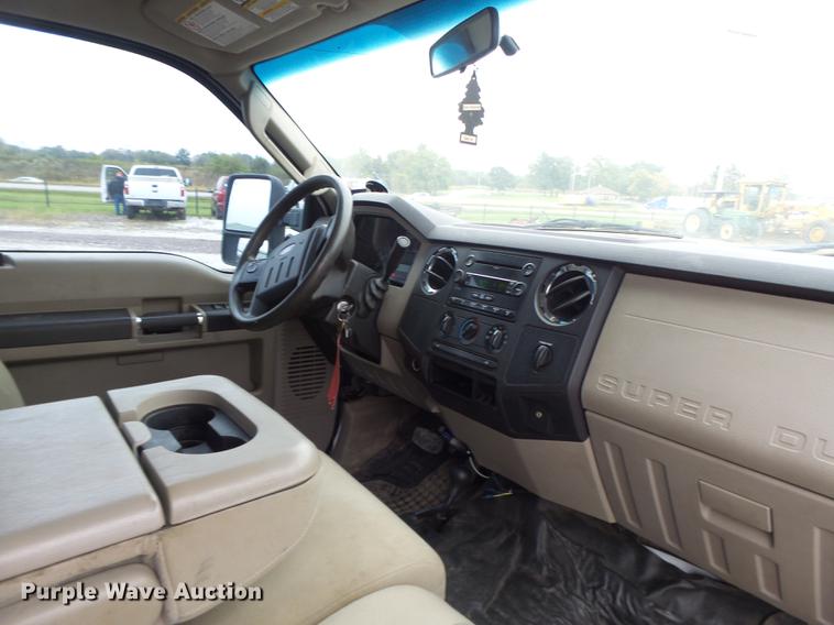 image for item DB9993 2008 Ford F350 Super Duty Crew Cab pickup truck