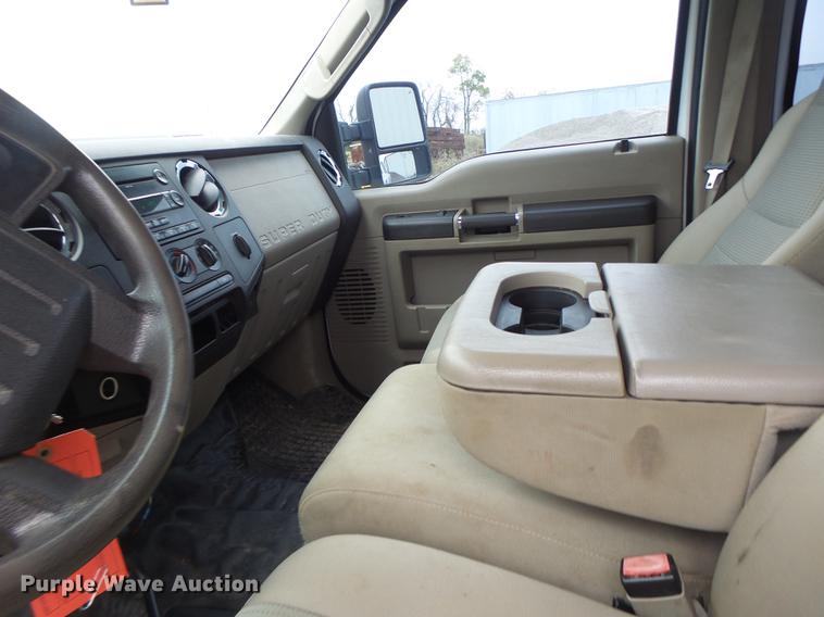 image for item DB9993 2008 Ford F350 Super Duty Crew Cab pickup truck